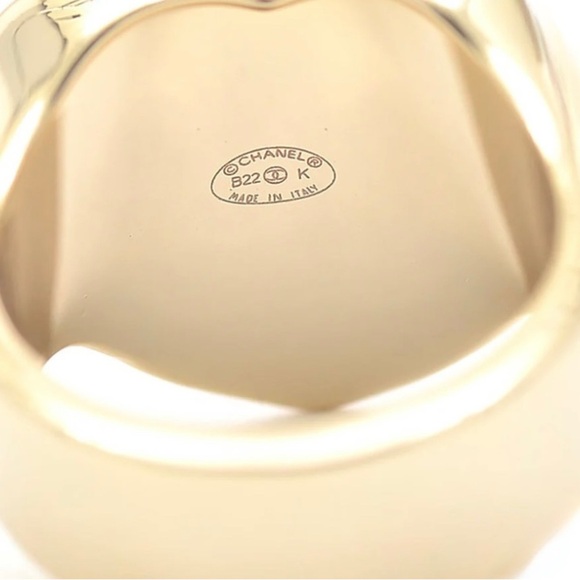 Like new Chanel heart ring - Picture 2 of 2